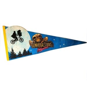 Vtg 1982 E.T. Pennant Universal Studios Hollywood